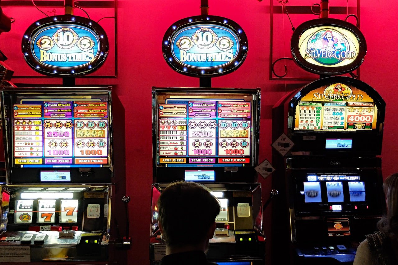 Live slots entertainment on okbet apk for adult Bangladesh users
